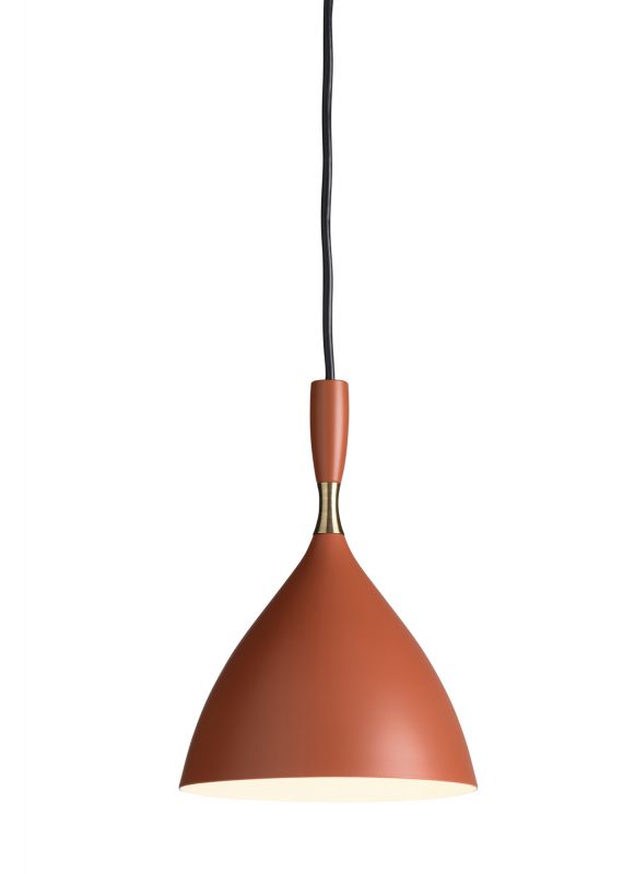 Nahaufnahme der Northern Dokka Pendelleuchte in Terrakotta mit schwarzem Kabel.